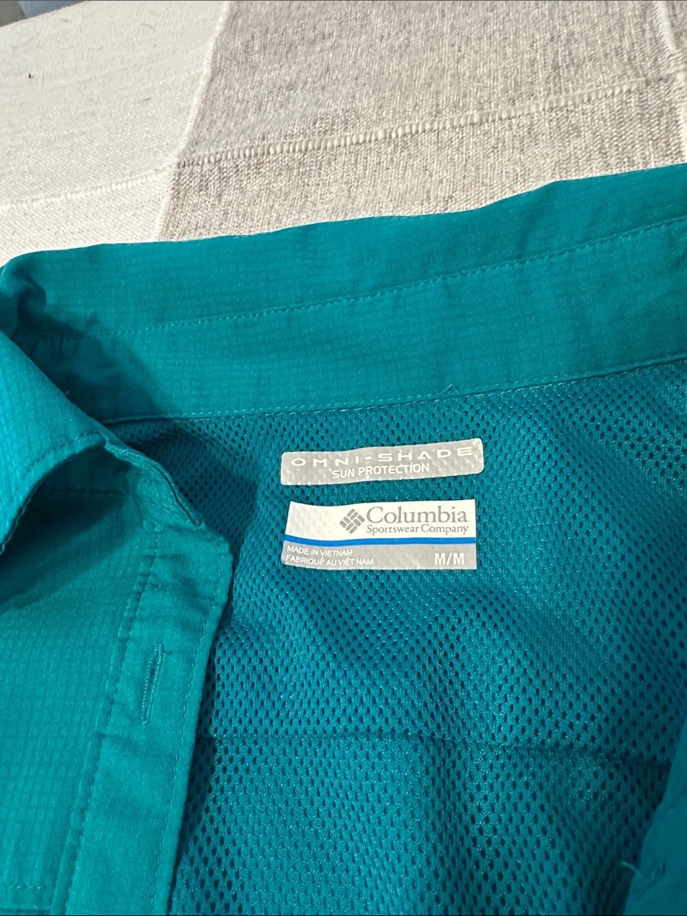 Columbia Teal Button-Down Short Sleeve Shirt I - Picture 2 of 2